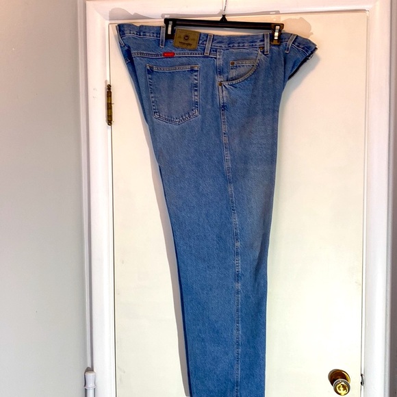 Wrangler Relaxed Fit Jeans 48x30 - Picture 2 of 9